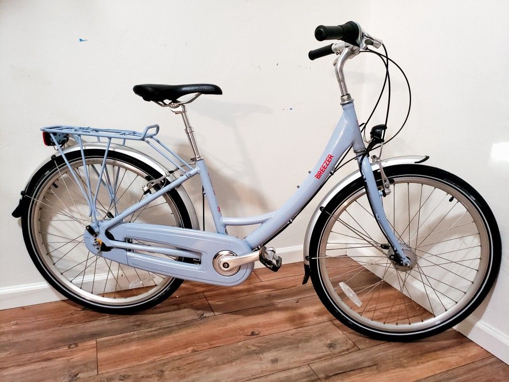 Breezer Uptown 8 LS
Cruiser/ Comfort Bike