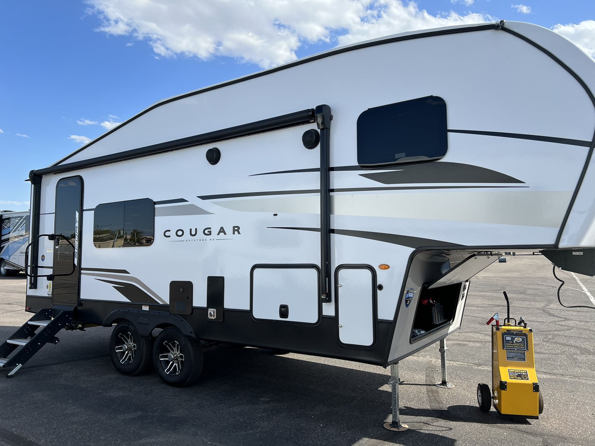 2023 COUGAR 2100RK