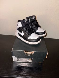 Jordan 1 Retro high OG -  Toddler shoes — Size 5