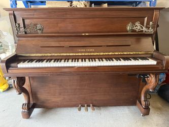 Young Chang Piano U-121