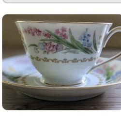 Set Of 4 Tea Cups With Saucer 
