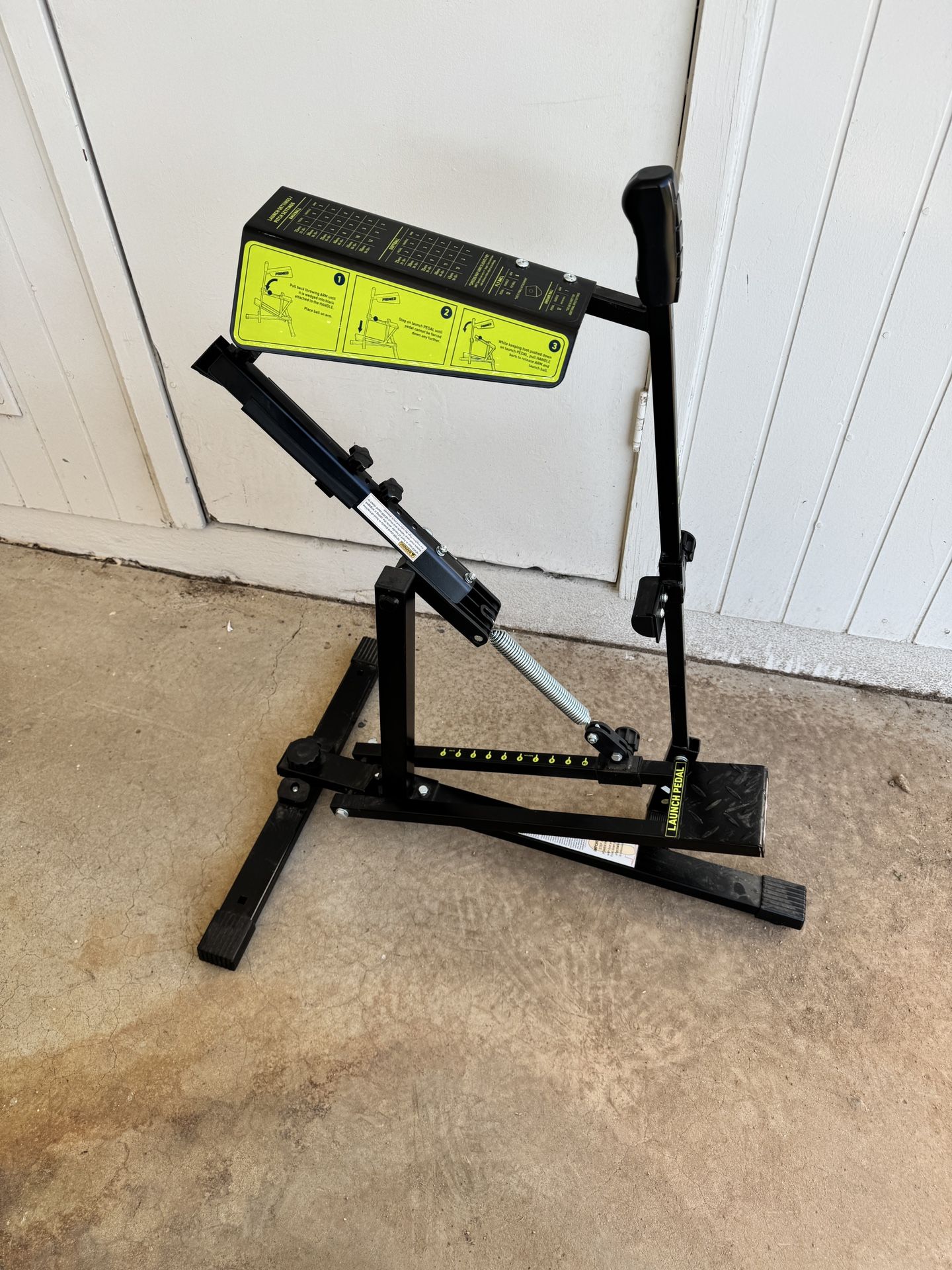 PRIMED Spring-powered pitching machine / ball-feeding training aid