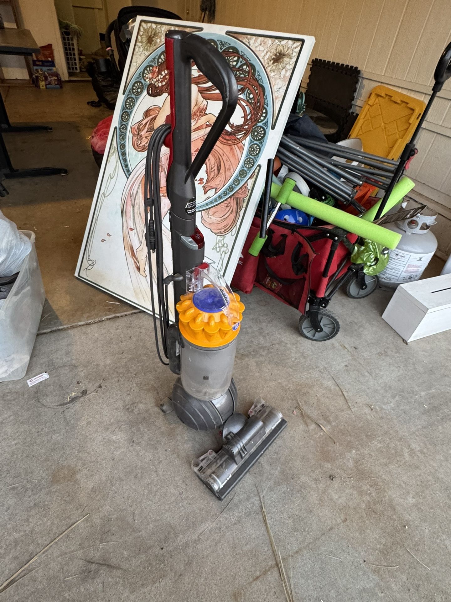 Dyson Vacuum Minor fixing required