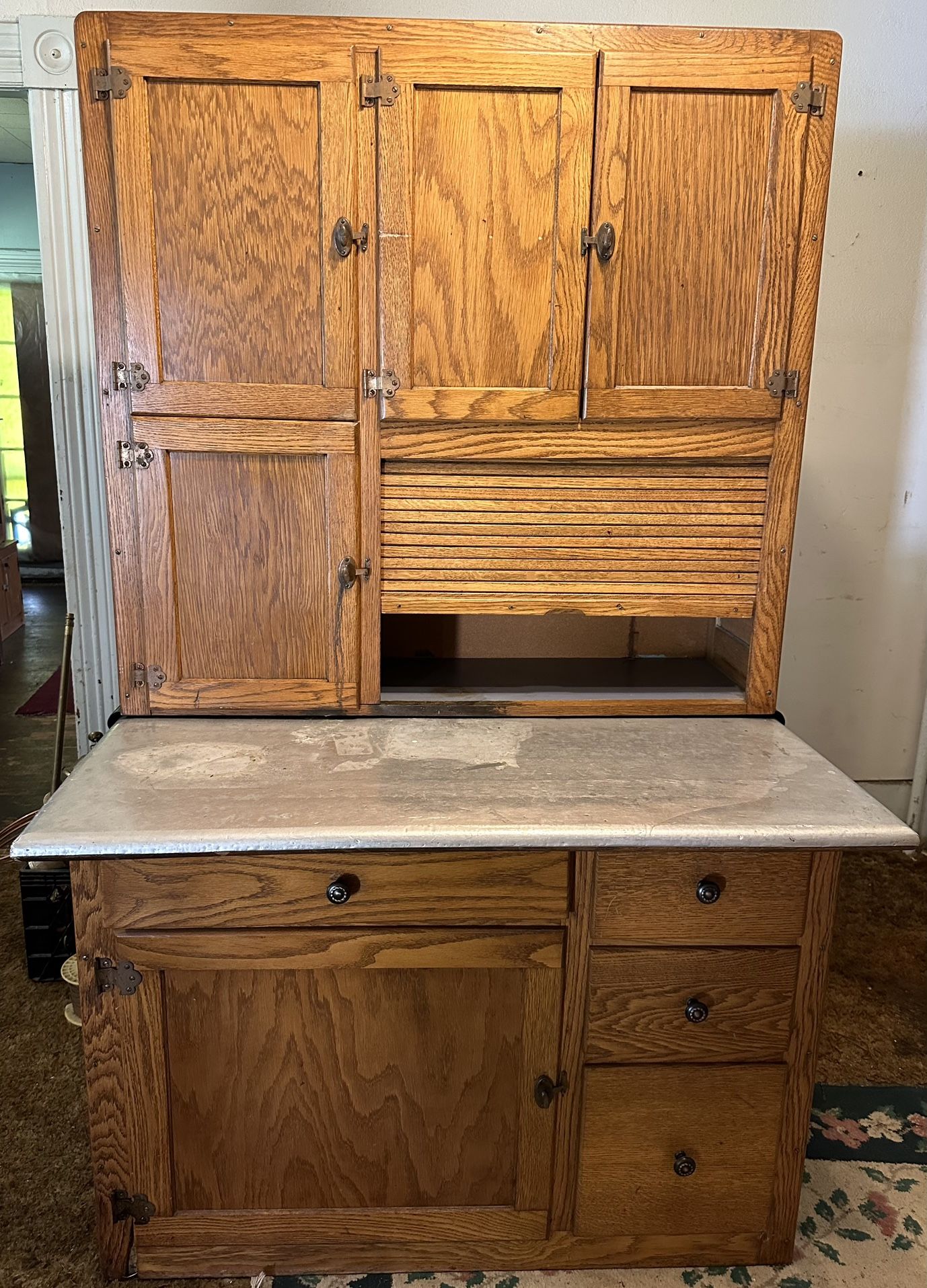 Antique Hoosier Cabinet / Kitchen Queen