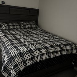 Queen Size Bed For Sale - $400 Or Best offer 