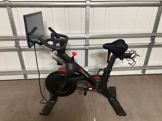 Exercise bike | peloton (READ DESCRIPTION)