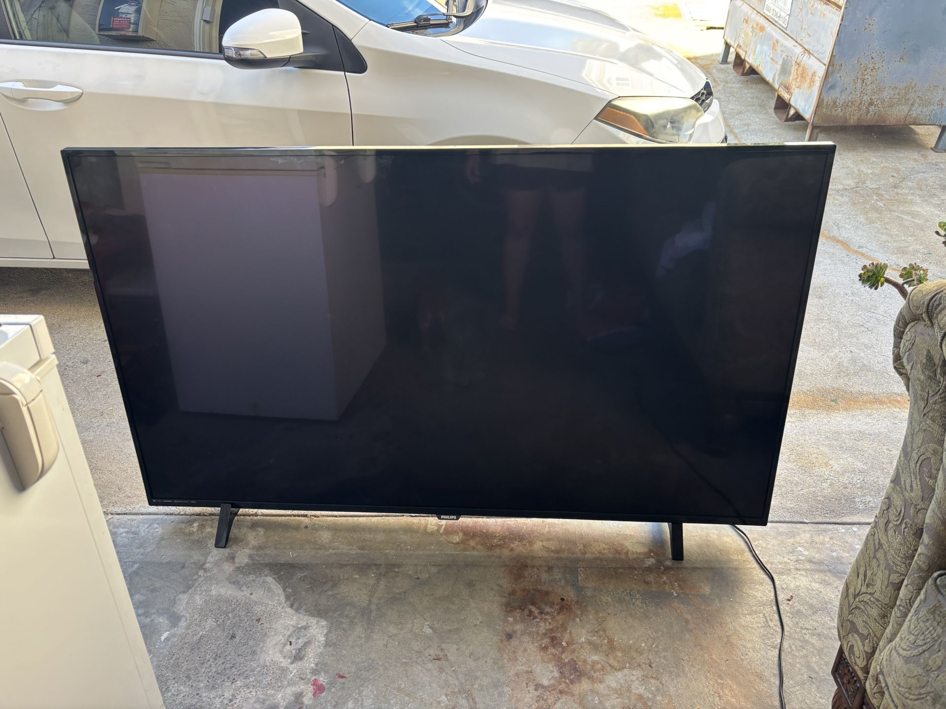 63” Phillips smart Tv