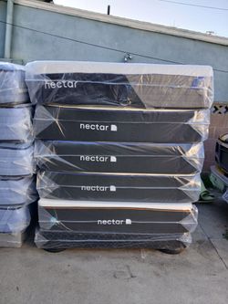 Nectar mattress 

Nectar Mattress.  Nectar Premier Cooper 14" Queen Size   Medium Firm Gel Memory Foam Mattress 

Brand new Mattress 

Delivery Availa