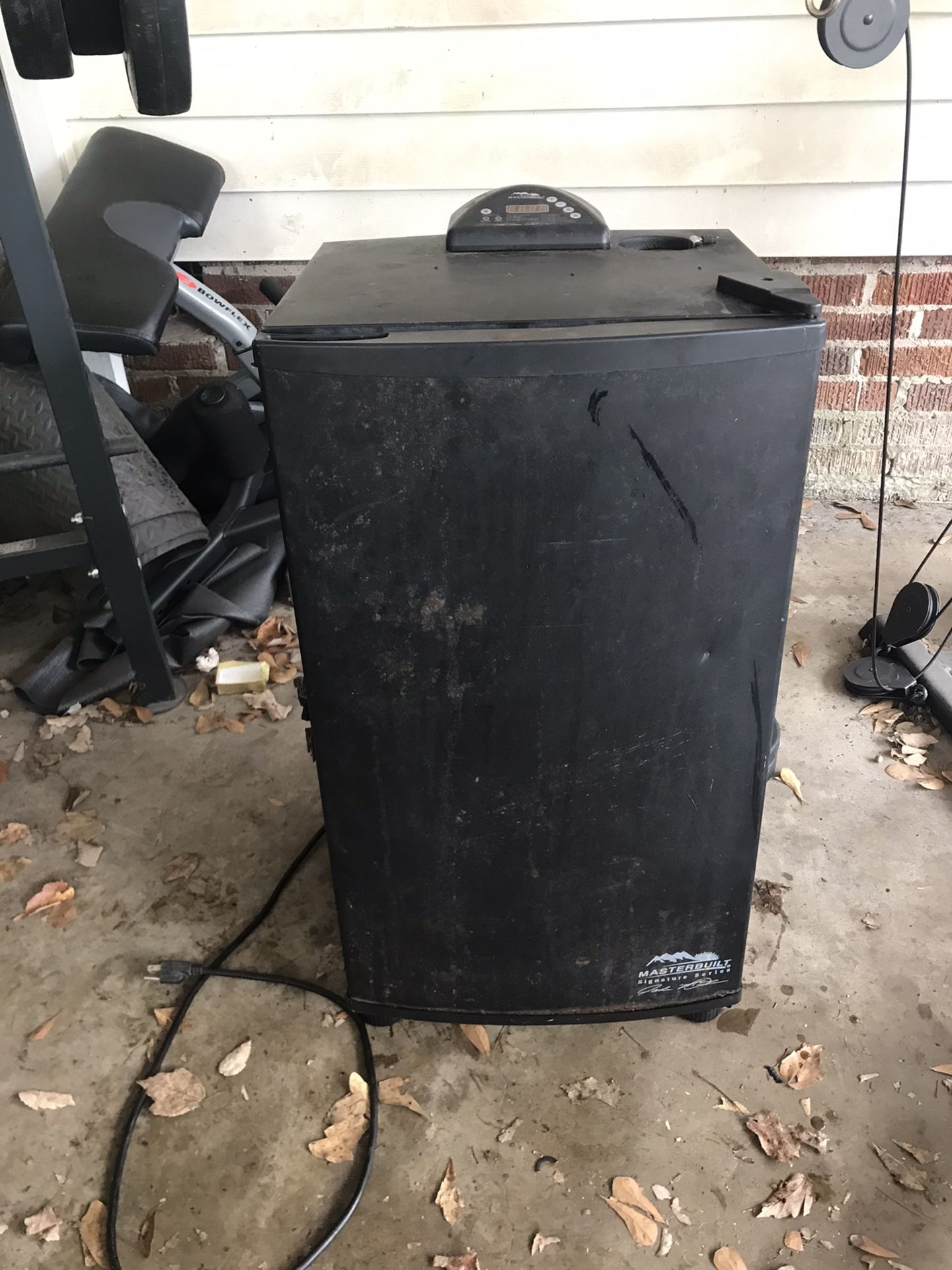 Masterbuilt Electric Smoker