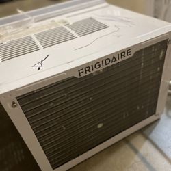 Window Mounted Air Conditioner (FRIGIDAIRE) 
