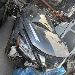 Nissan Rouge Full Part Out