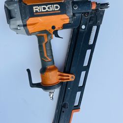 RIDGID Pneumatic 21-Degree 3-1/2 in. Round Head Framing Nailer