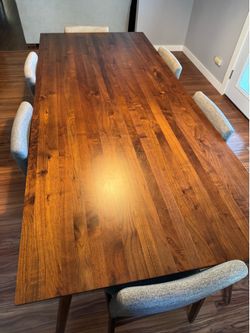 Beautiful 6 Seat Walnut Wood Dining Table with Chairs
