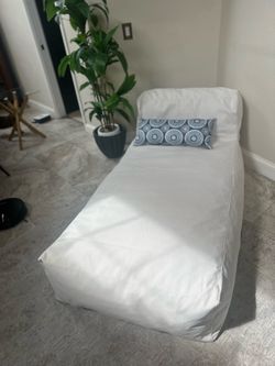 Chaise lounge