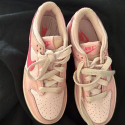 Girl pink dunks