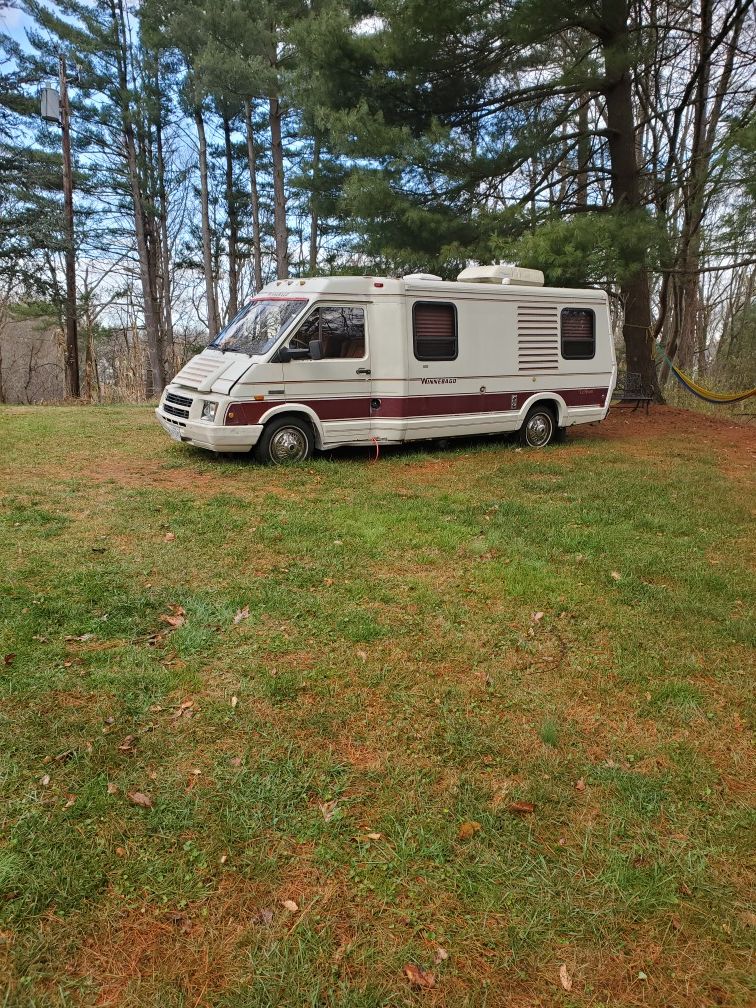 Winnebago lesharo diesel year 1985 for Sale in Gaithersburg, MD OfferUp