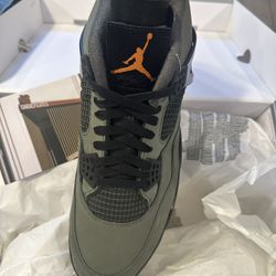 AIR jORDAN 4 Undefeated Size 13