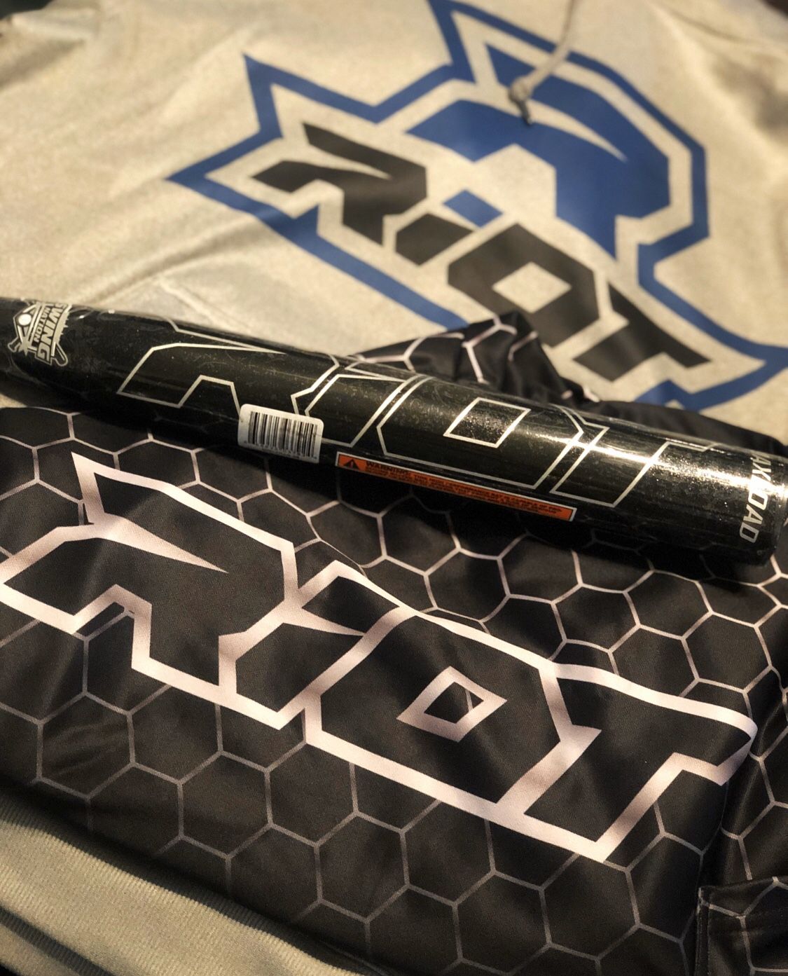 NIW Miken Riot 26oz Softball bat