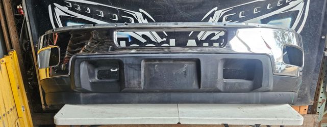 Chevrolet Silverado 2500 Front Bumper Oem