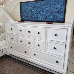 SOLID WOOD DRESSER 8 DRAWERS DELIVERY AVAILABLE