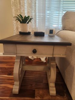 Farmhouse End Table with Drawer