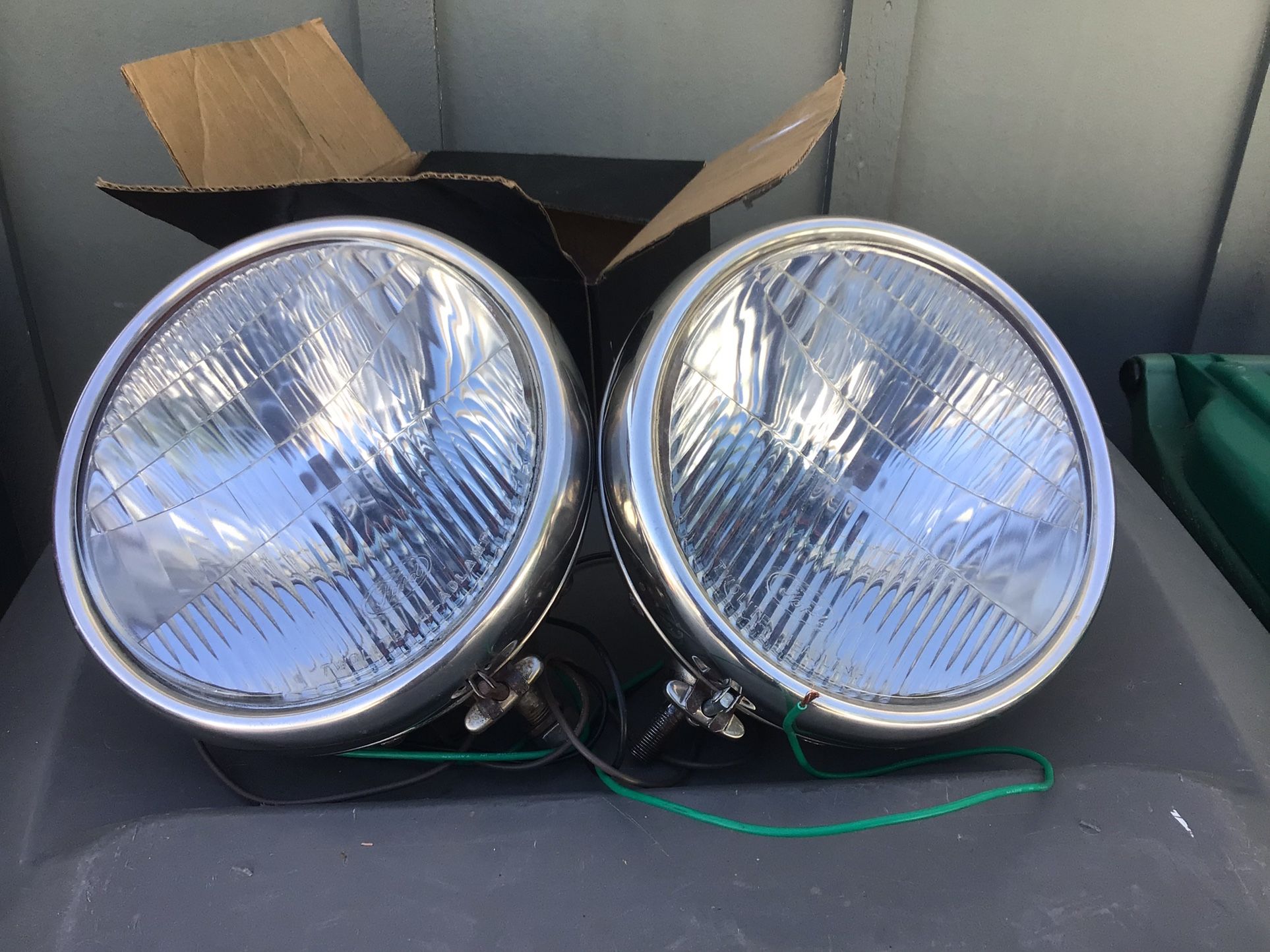 1932 FORD HEADLIGHTS