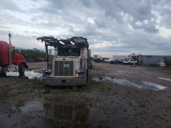 2004 peterbilt car hauler