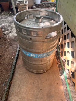 Empty stainless keg