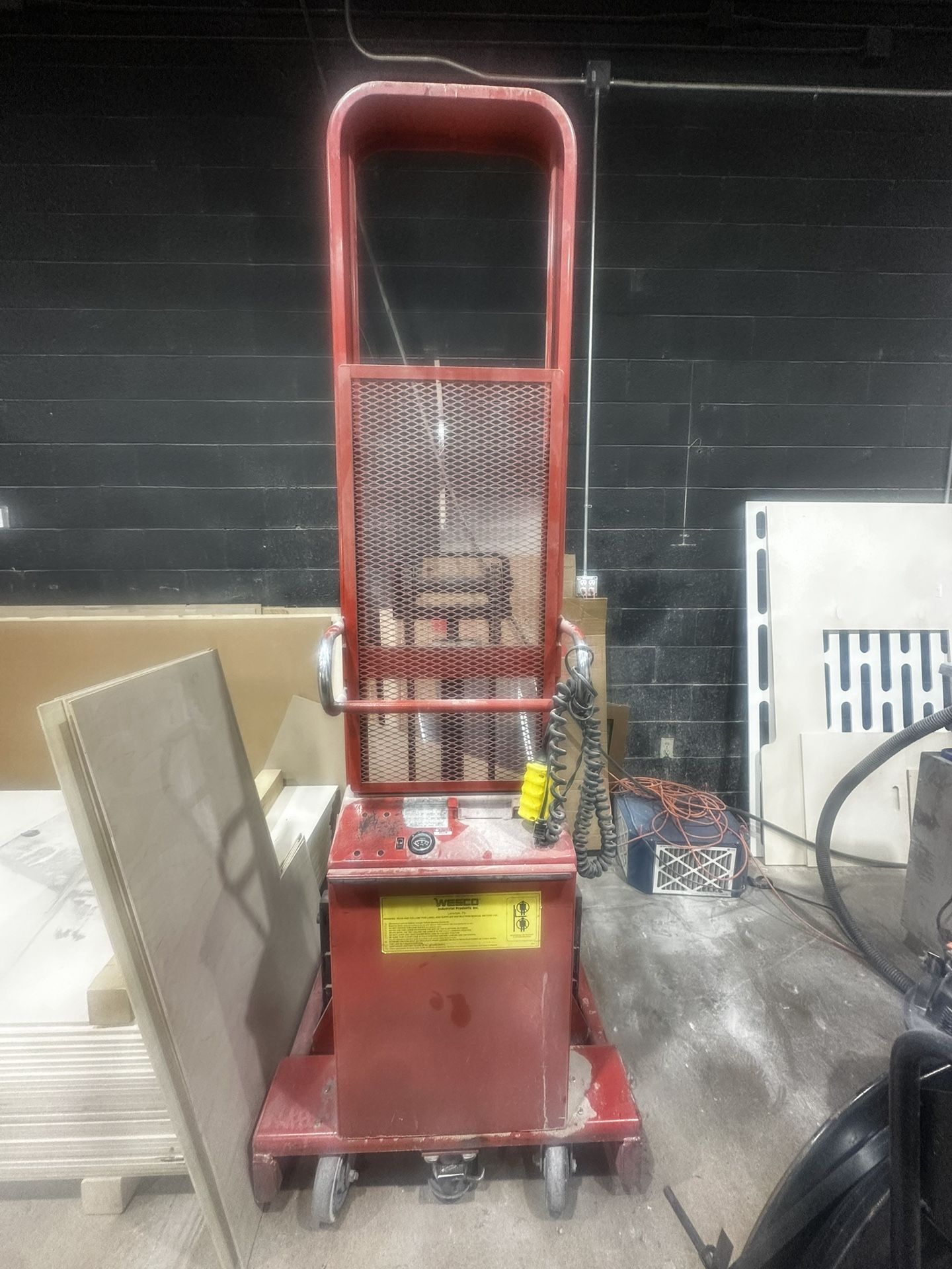 Wesco 76” , 1500 lb platform lift