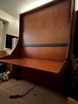 Queen Murphy Bed  - **READ DESCRIPTION **
