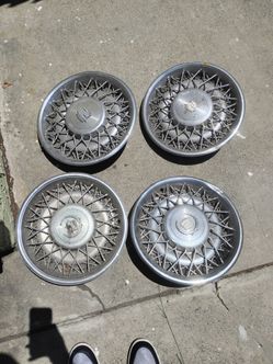 Cadillac hub caps
