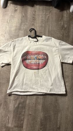 Saint t-shirt