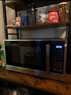 Insignia Microwave