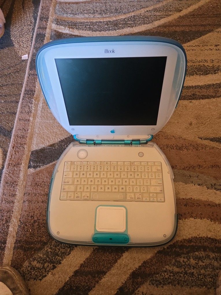 Apple iBook G3 Clamshell M2453 Laptop Blue UNTESTED FOR PARTS Used
