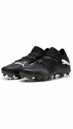 Soccer cleats
