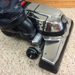 NEW cond KIRBY AVALIR2 VACUUM WITH COMPLETE ATTACHMENTS  , SHAMPOO SYSTEM  , ZIP BRUSH  , AMAZING SUCTION  , WORKS EXCELLENT  , IN THE BOX 