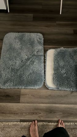 Like New Bathroom Matts Light Blue 