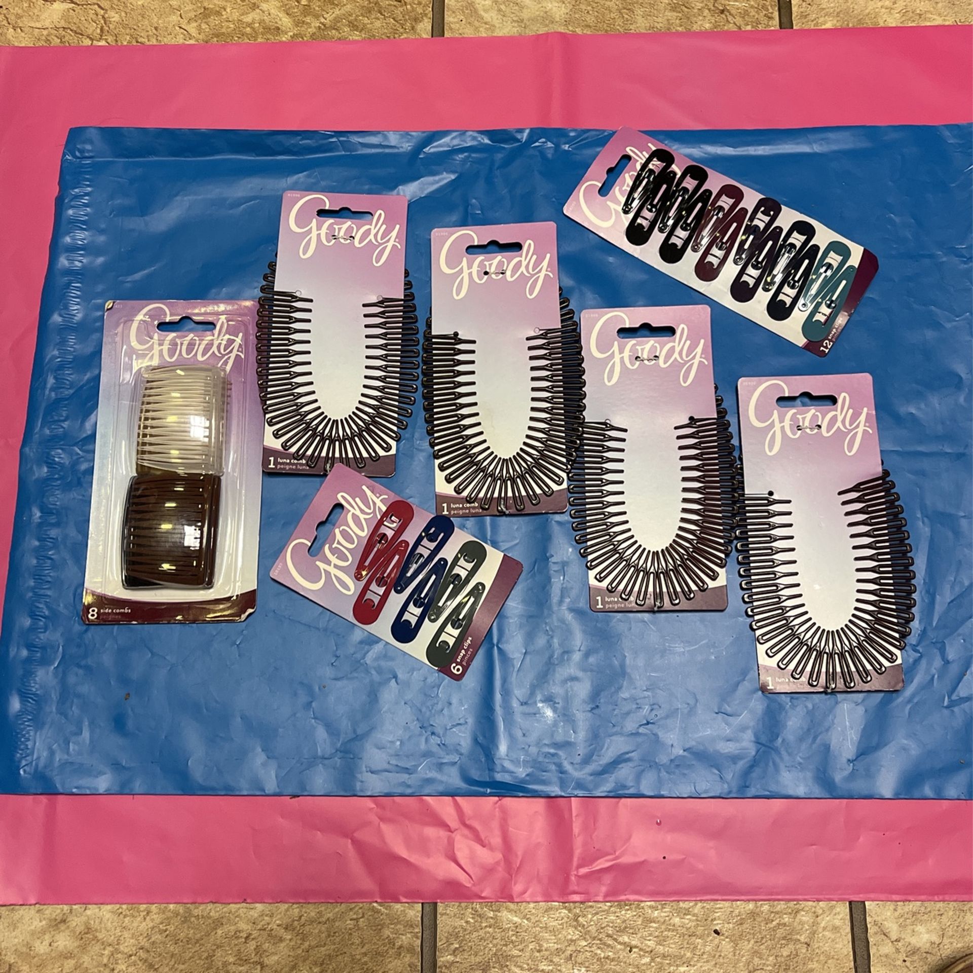 SOLD!! Luna Combs/Snap Clips Bundle