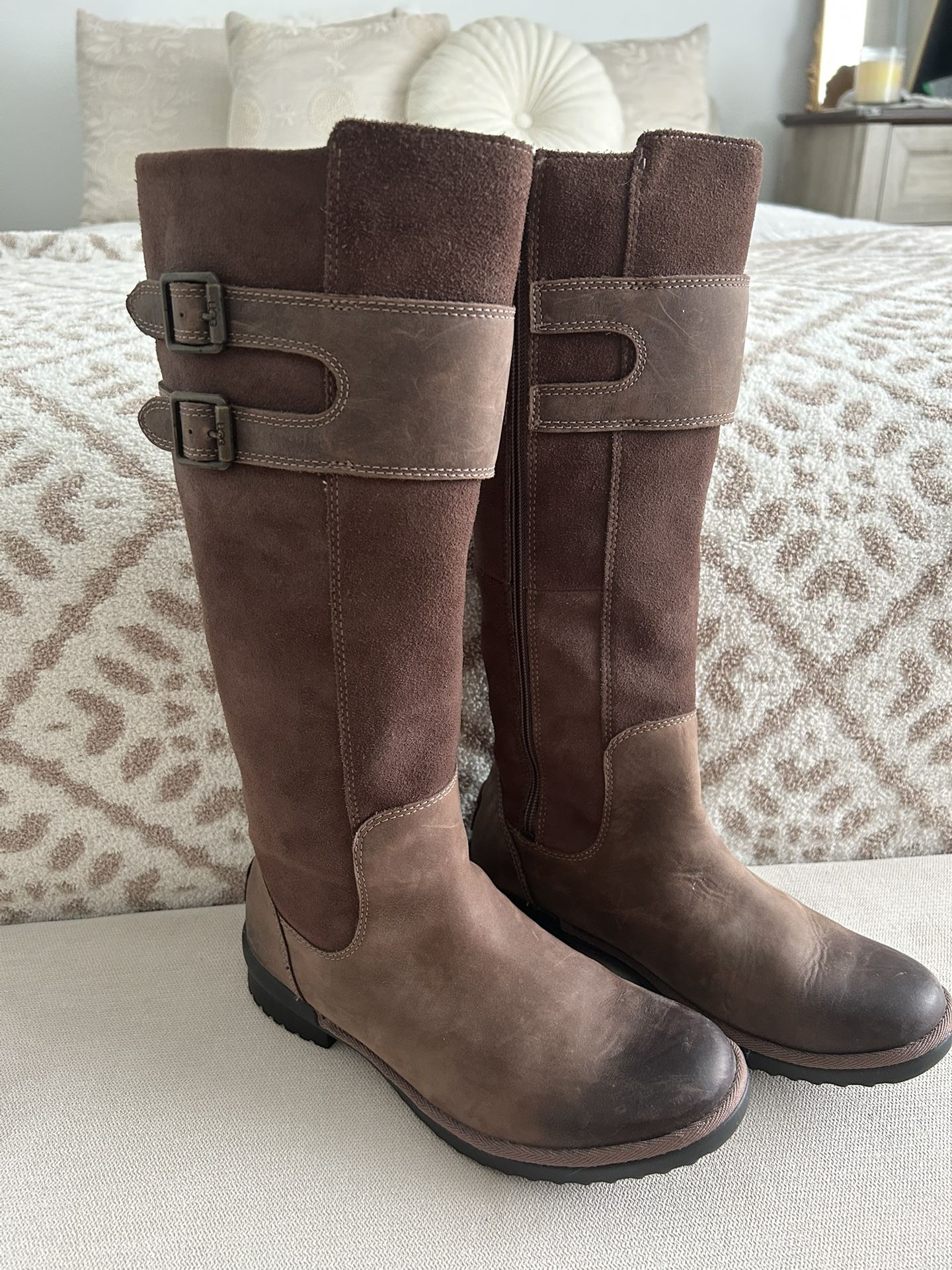 Beautiful UGG’S Size 7