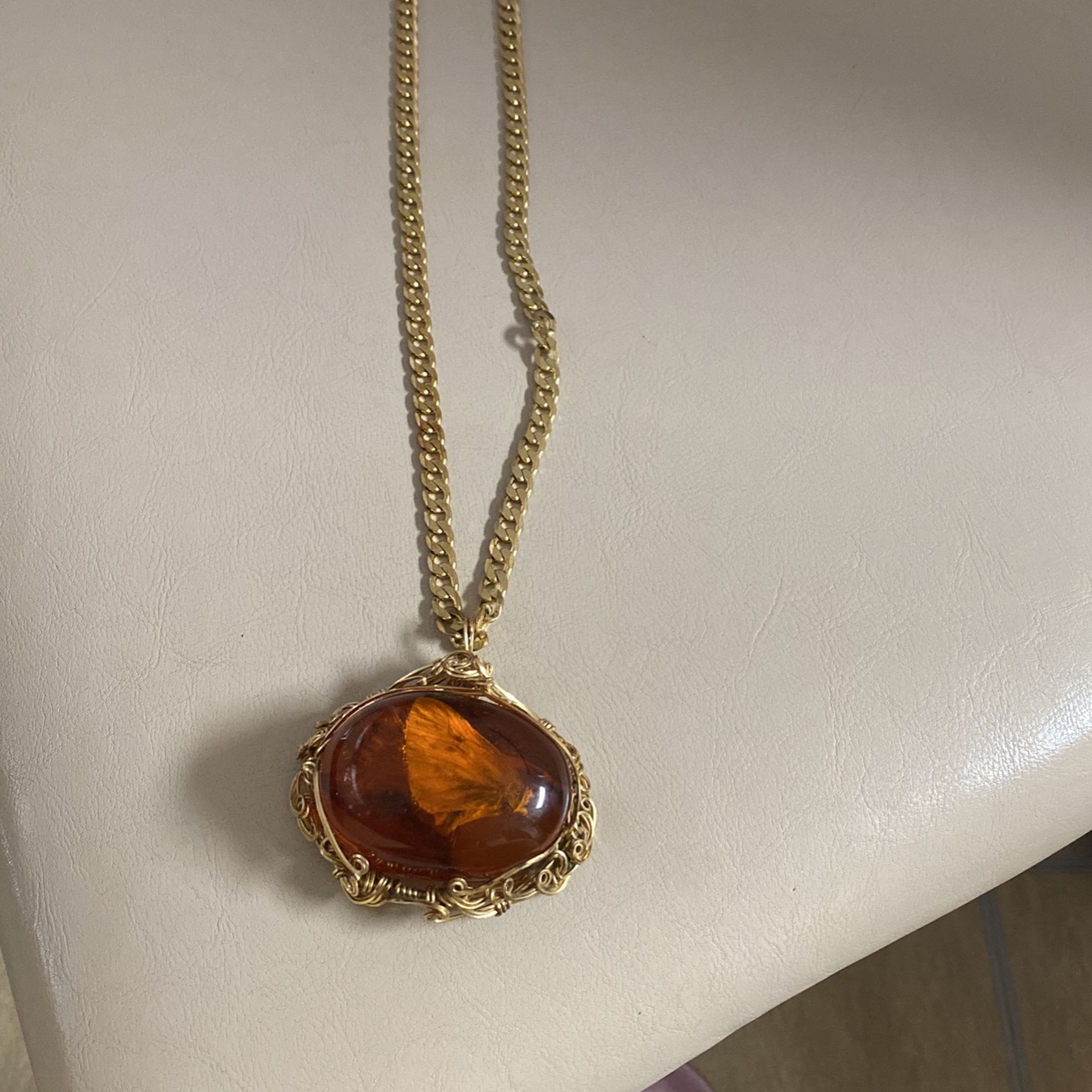 Pendent With Necklace