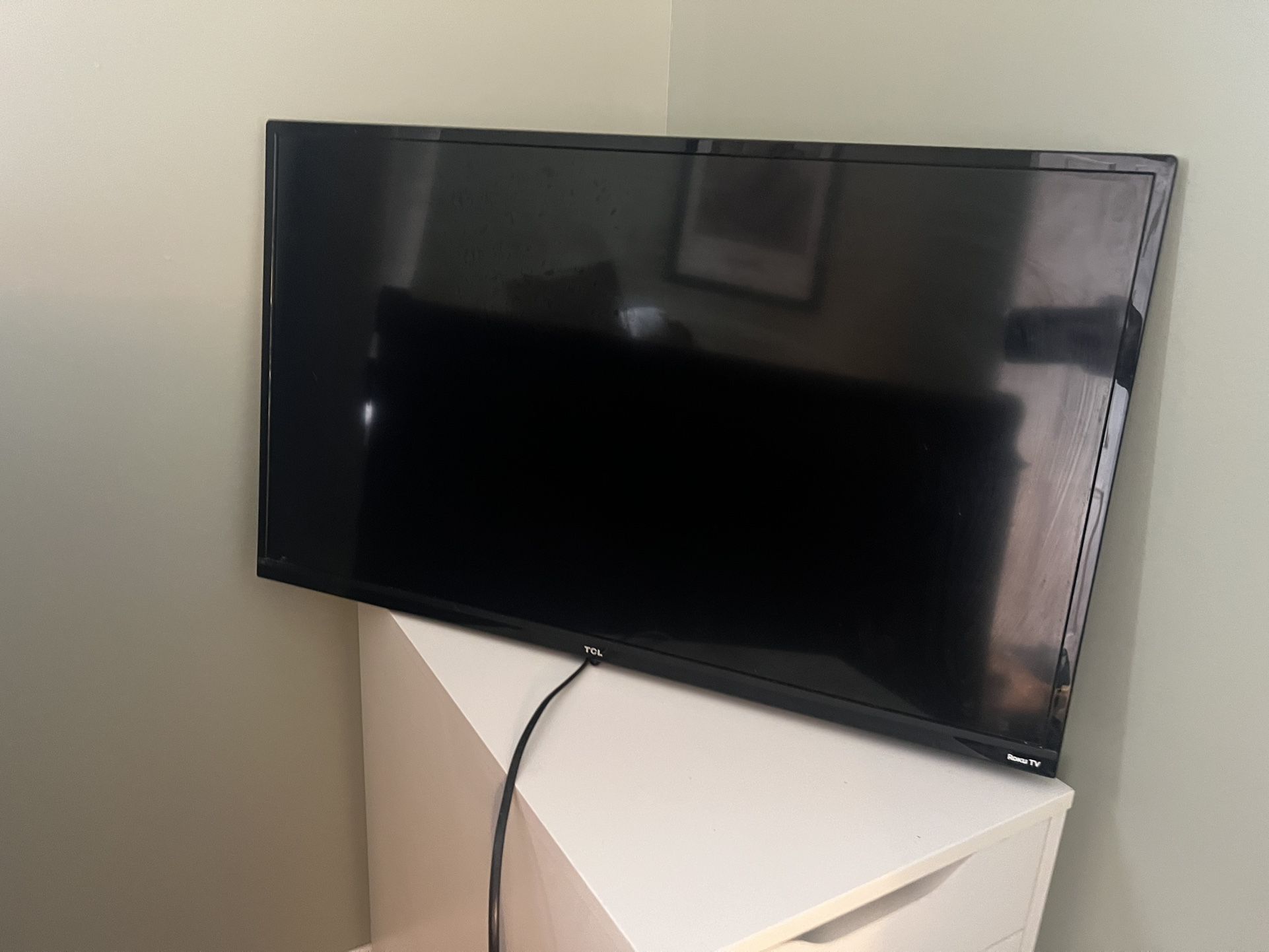 32in Roku TV