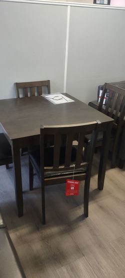 New 5 PC dinning set with table and 6 4 chairs