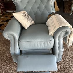 Recliner In Good Condition 