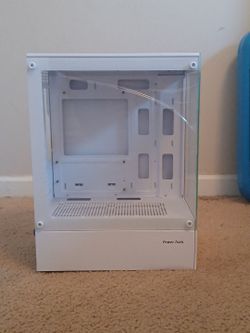 Mid Tower PC Case - Clean - Good Airflow - Ready for Build