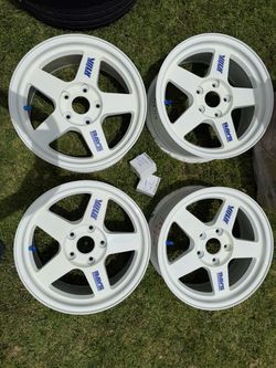 Volk 16x7+42 TE16 White with caps