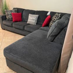 Beautiful Gray Sectional Couch From Ashley Furniture LIKE NEW 