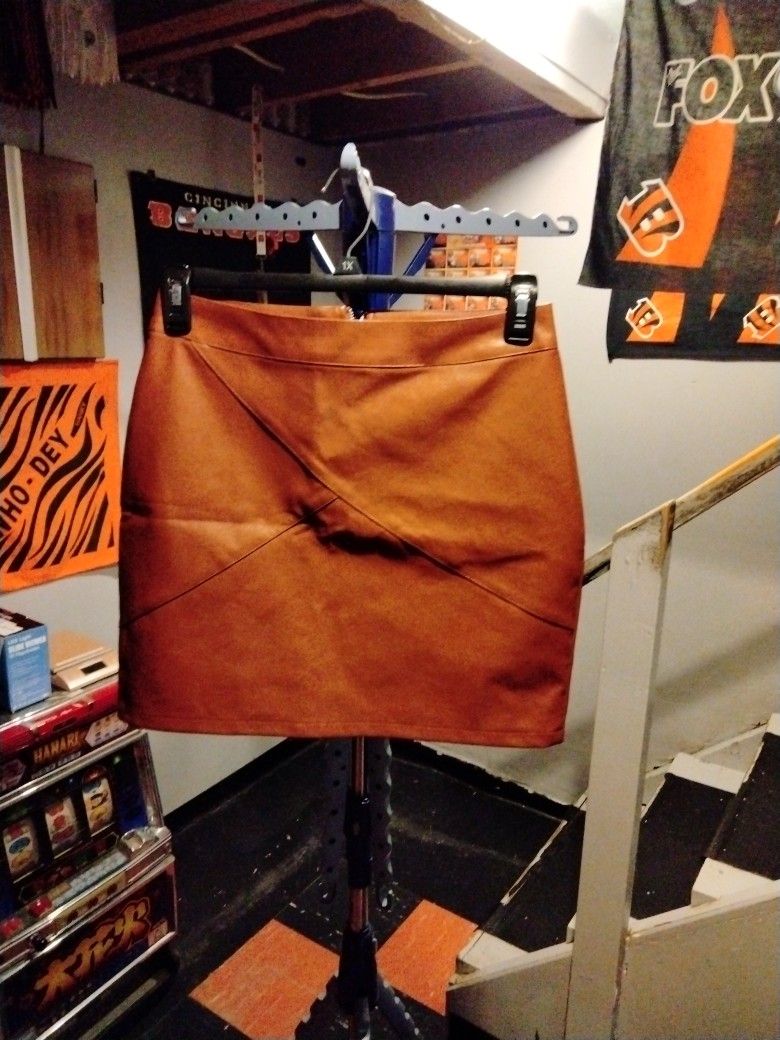 Faux Leather Size M Skirt For Ladies 17 Inches Long