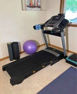 NORDICTRACK C990 TREADMILL (LIKE NEW AND DELIVERY AVAILABLE TODAY)