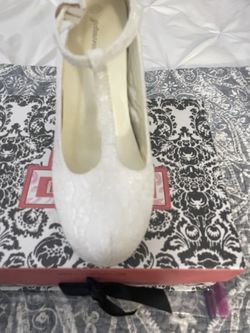 Lace White Platform Pumps
