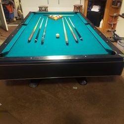 Pool Table Excellent Condition 